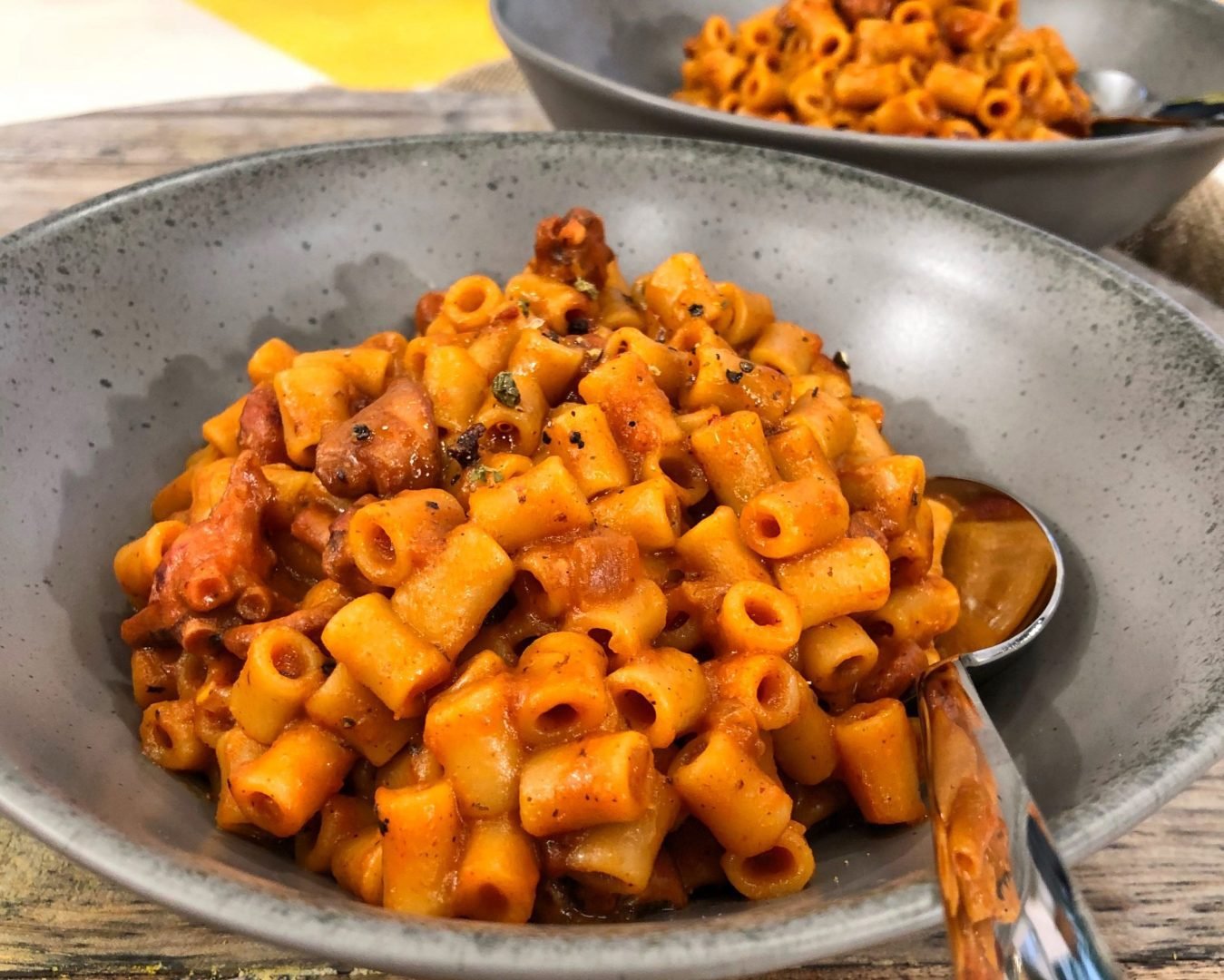 χταπόδι με μακαρόνι βακιάρος λάμπρος