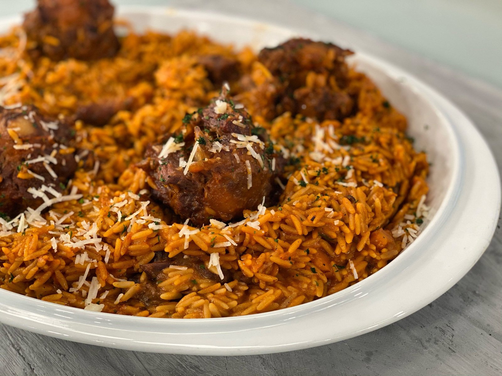 Γιουβέτσι με μοσχαρίσια ουρά