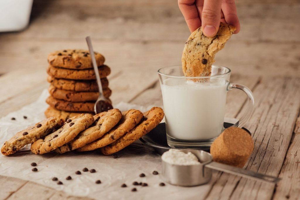 Μαλακά μπισκότα soft cookies με ελαφρώς τραγανές άκρες και αφράτη, μελωμένη καρδιά