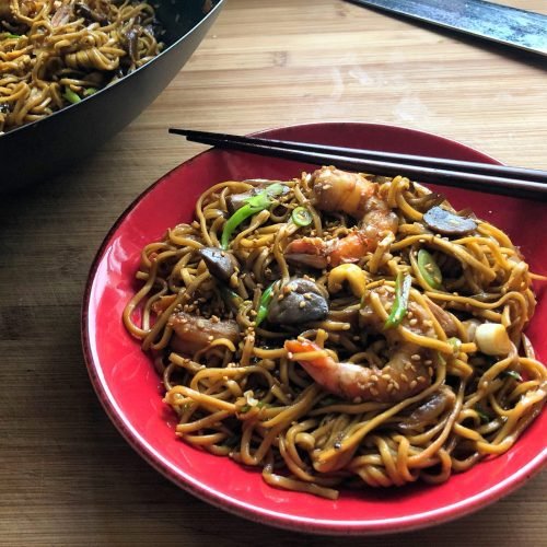 Noodles με Γαρίδες, Λαχανικά και Σάλτσα Τεριγιάκι με Μελάσα