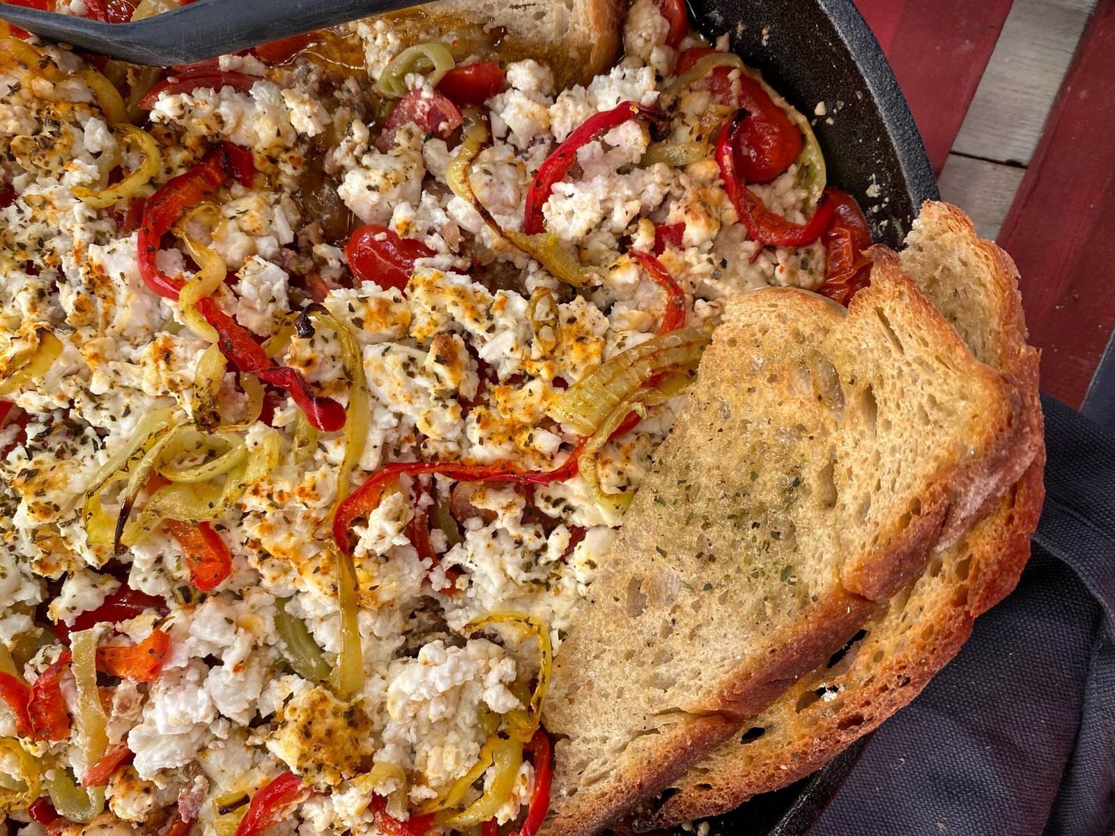 Μπουγιουρτνί με Μοσχαρίσιο Λουκάνικο