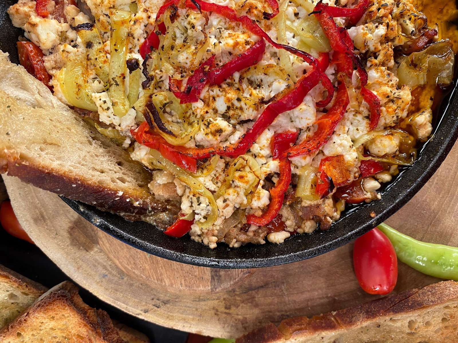 Μπουγιουρτνί με Μοσχαρίσιο Λουκάνικο