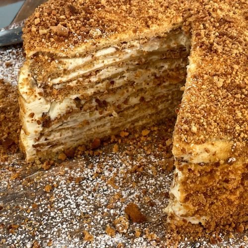 Ρώσσικο Κεικ με Καραμελλωμένο Μέλι και Κρέμα