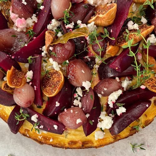 Αλμυρό Cheesecake με Παξιμάδια Χαρουπιού, Σύκα & Καραμελωμένα Κρεμμύδια