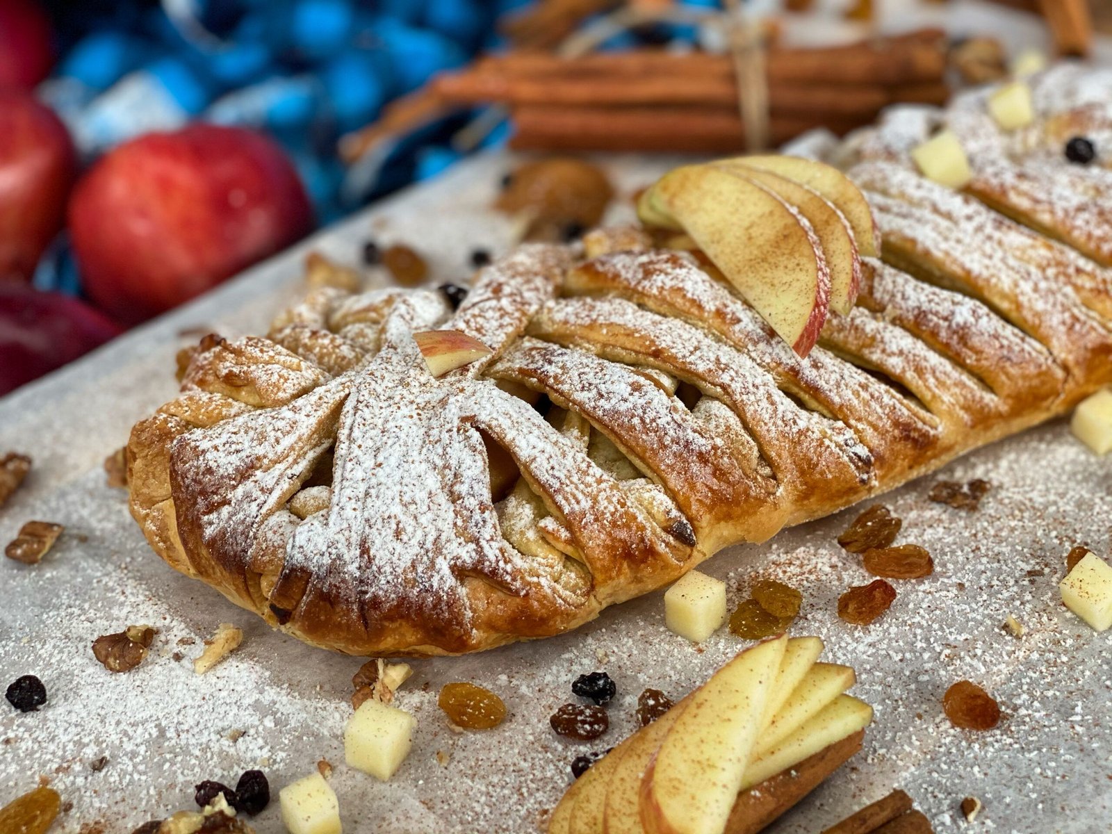 Στρούντελ με Μήλο, Κρέμα & Κανέλα | LAMBROS VAKIAROS Στρούντελ με Μήλο και Κρέμα