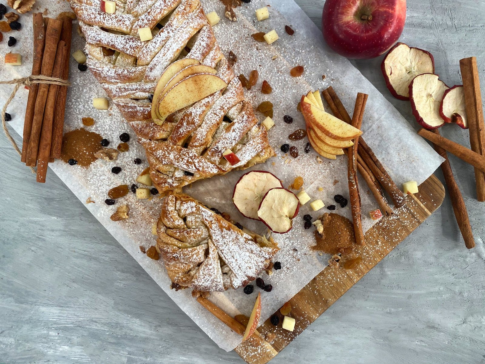 Στρούντελ με Μήλο, Κρέμα & Κανέλα | LAMBROS VAKIAROS Στρούντελ με Μήλο και Κρέμα