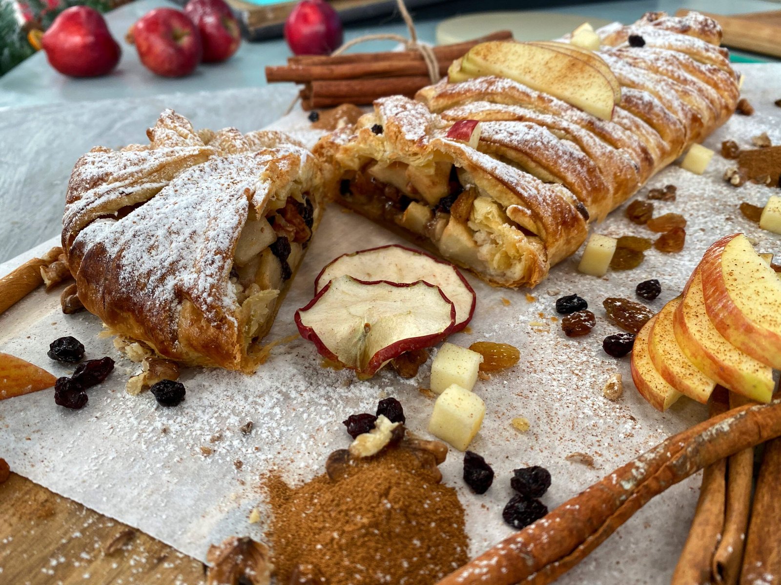 Στρούντελ με Μήλο, Κρέμα & Κανέλα | LAMBROS VAKIAROS Στρούντελ με Μήλο και Κρέμα