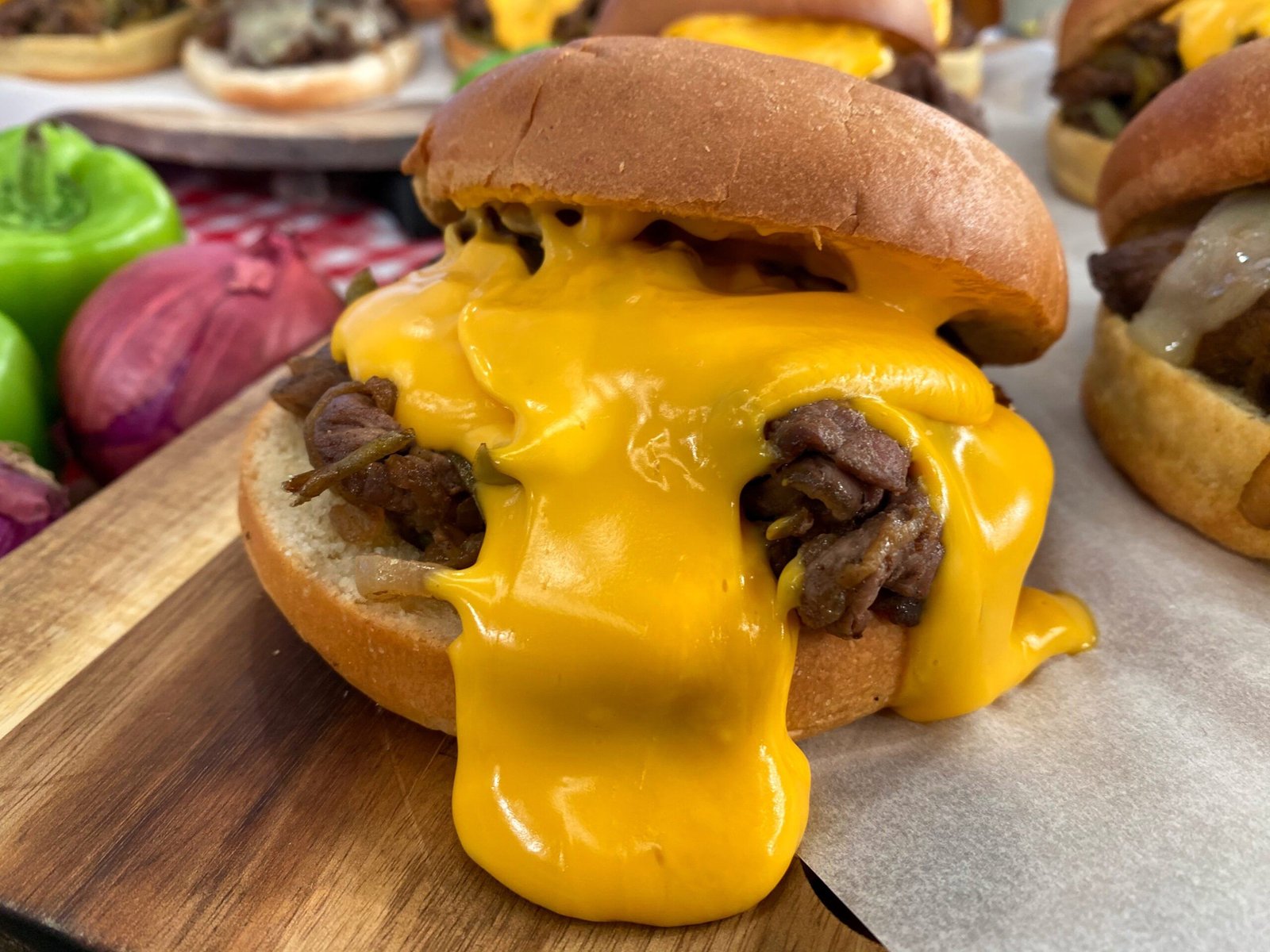 Philly Cheesesteak Burger | LAMBROS VAKIAROS Enlight1223 scaled 1