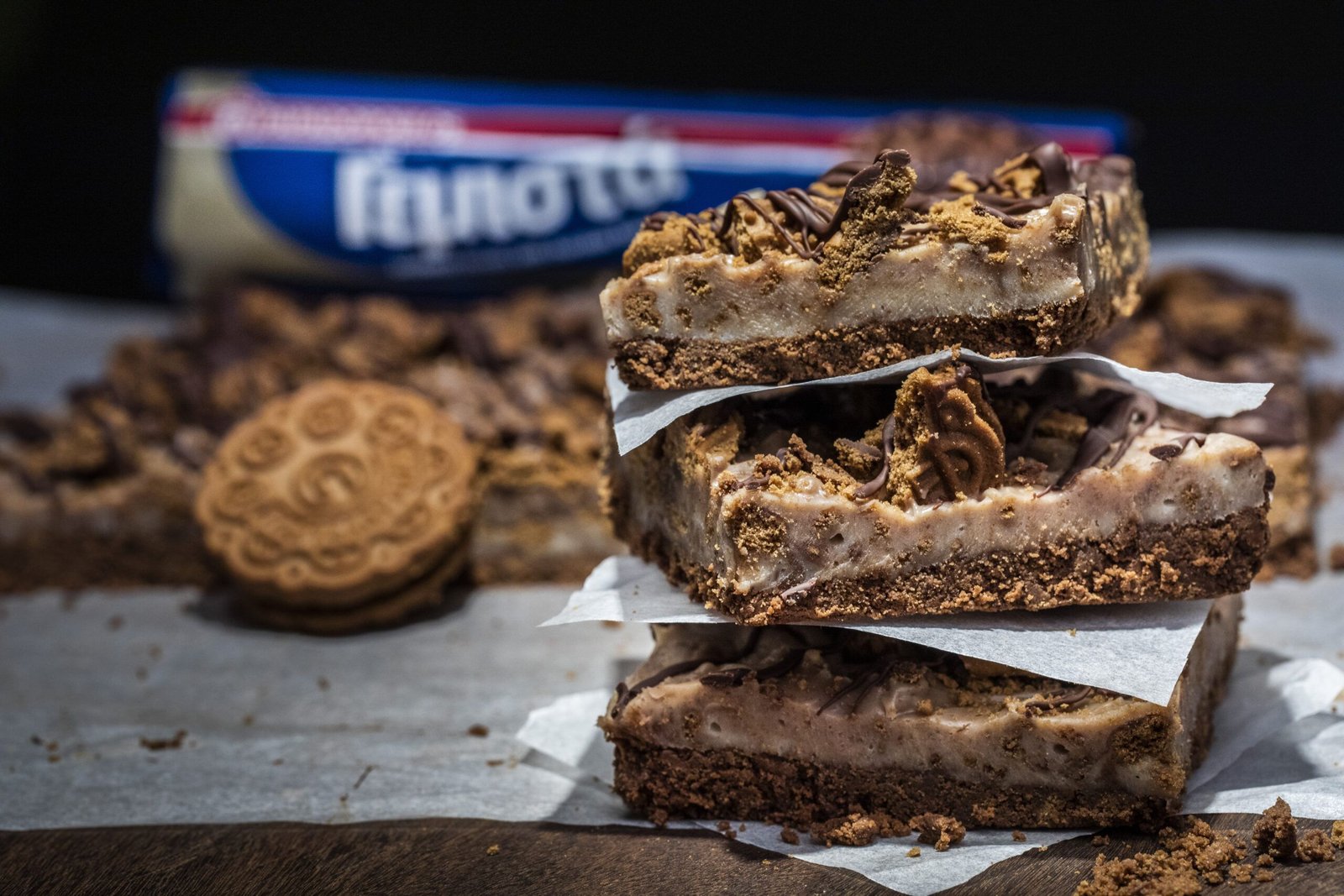 Εύκολες Μπάρες με Γεμιστά Μπισκότα | LAMBROS VAKIAROS blog post 2 scaled 1