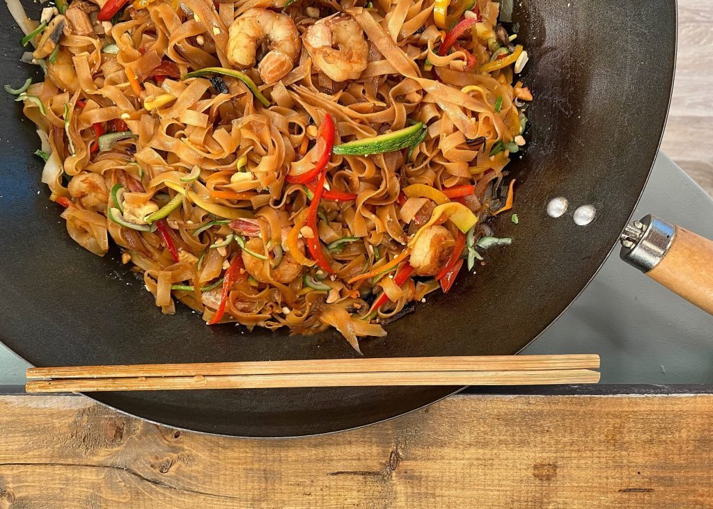 Νηστίσιμα Noodles Ρυζιού με Γαρίδες και Γλυκόξινη Σάλτσα