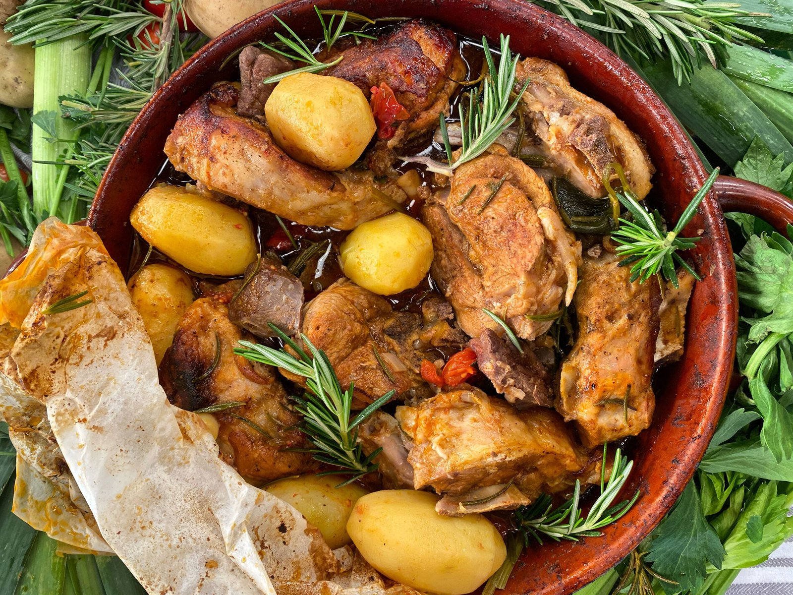 Πασχαλινό Κατσικάκι στη Γάστρα