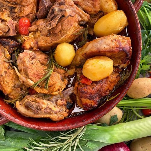Πασχαλινό Κατσικάκι στη Γάστρα