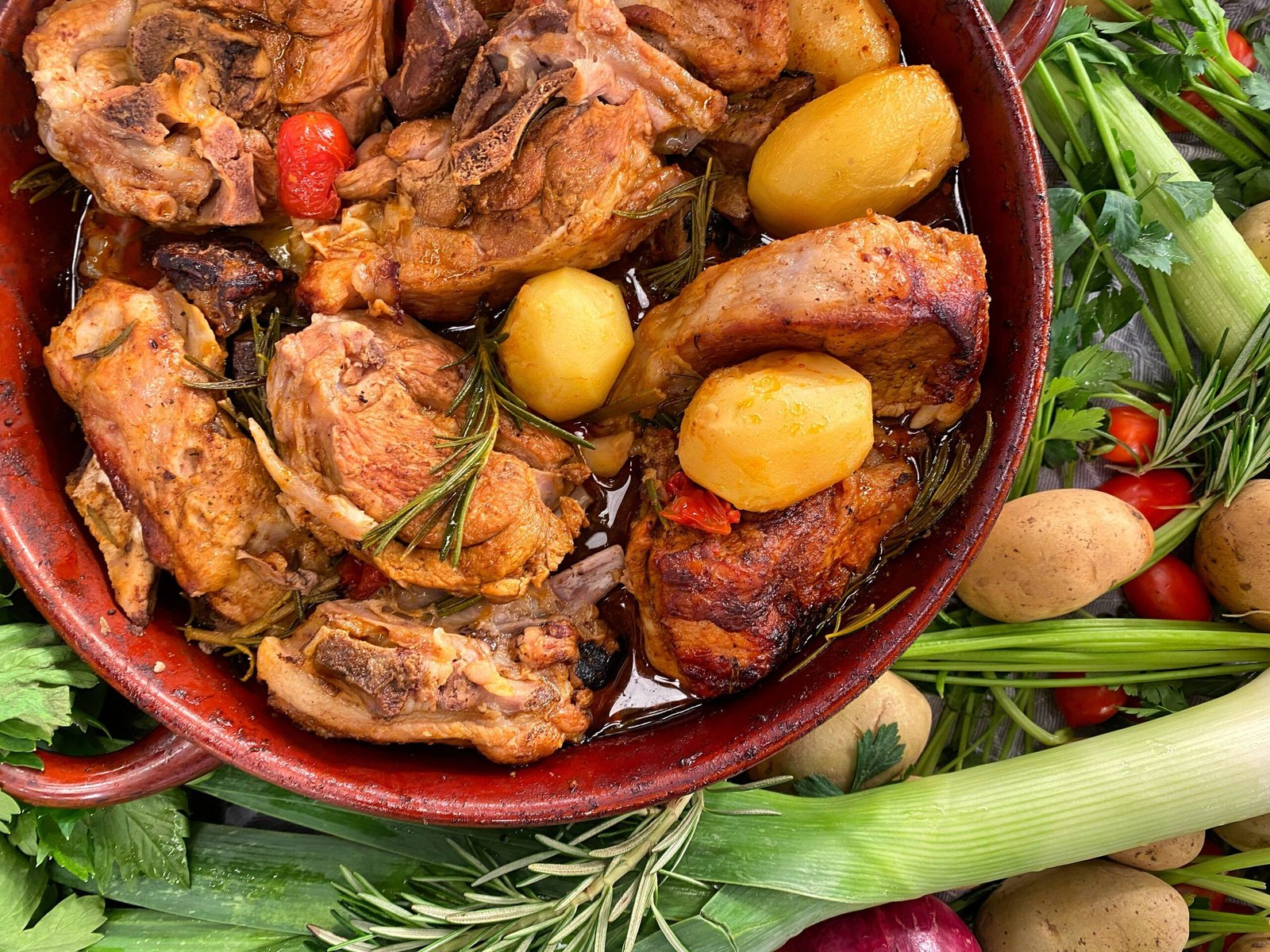 Πασχαλινό Κατσικάκι στη Γάστρα