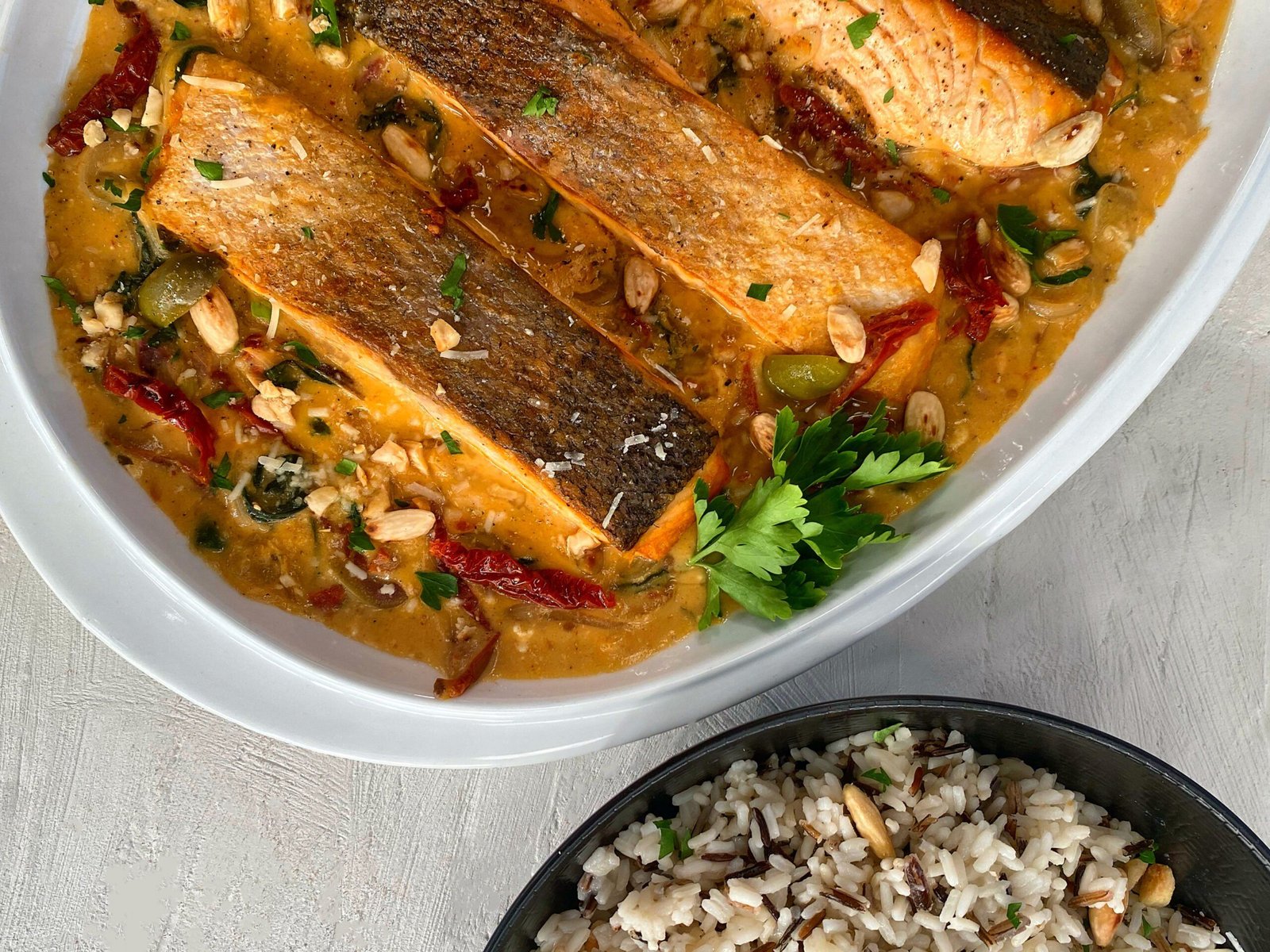 Ζουμερός Σολωμός Τοσκάνης με Άγριο Ρύζι