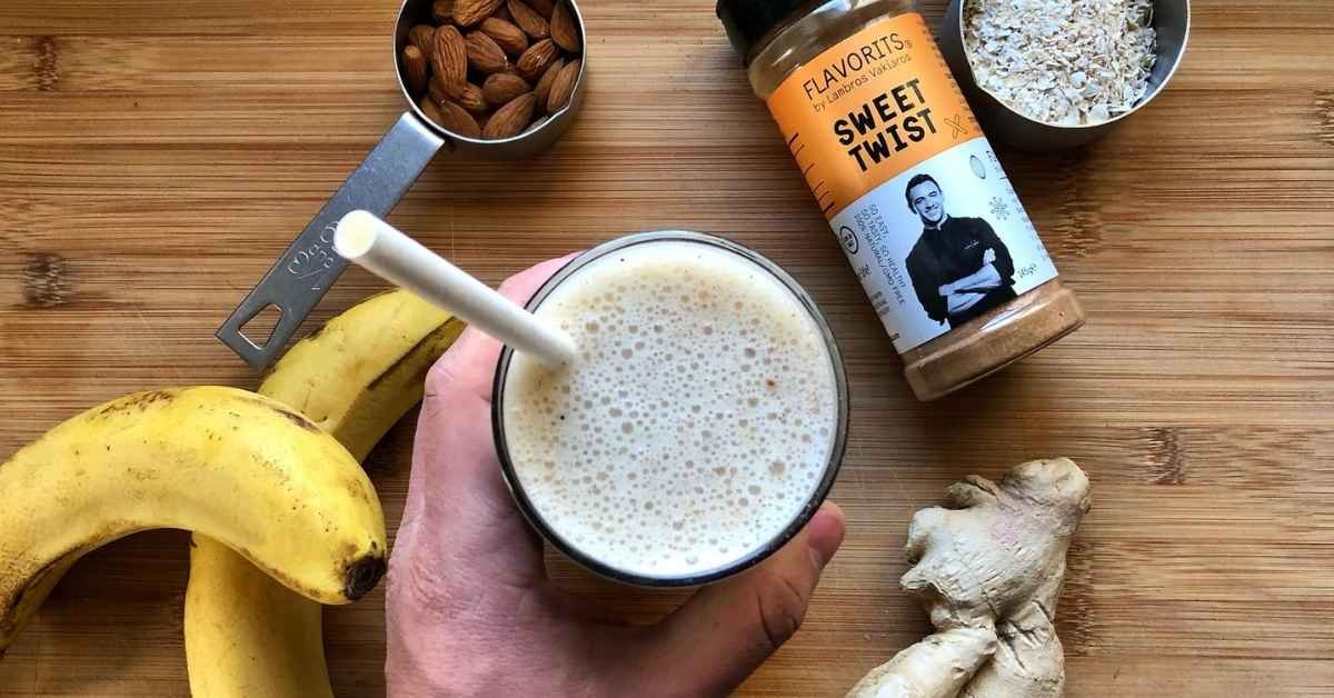 Smoothie μπανάνα με αμύγδαλο σε ποτήρι