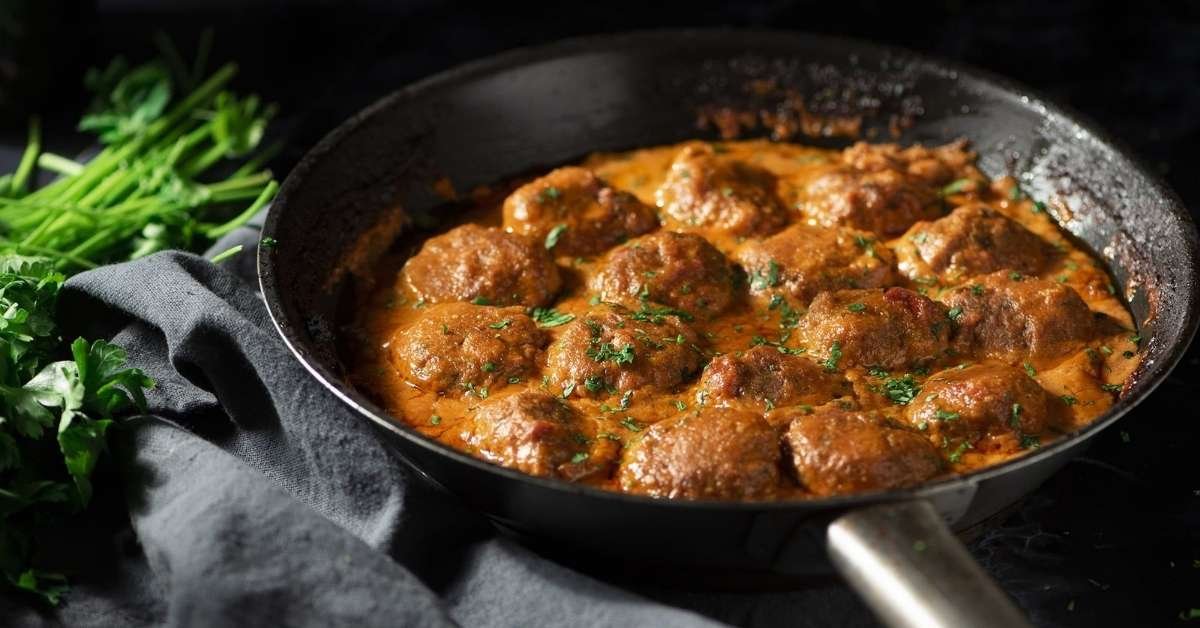 Αρωματικά κεφτεδάκια με κρέμα φέτας και γραβιέρα