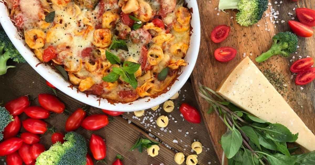 Ζυμαρικά με μπρόκολο και τριμμένη παρμεζάνα