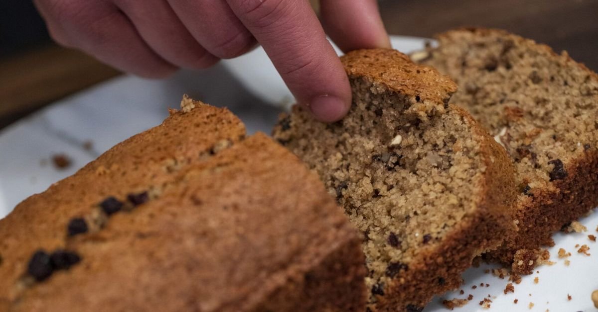 Κέικ Βρώμης με Σταφίδες, Καρύδια και Κονιάκ | LAMBROS VAKIAROS Κέικ Βρώμης με Σταφίδες, Καρύδια και Κονιάκ