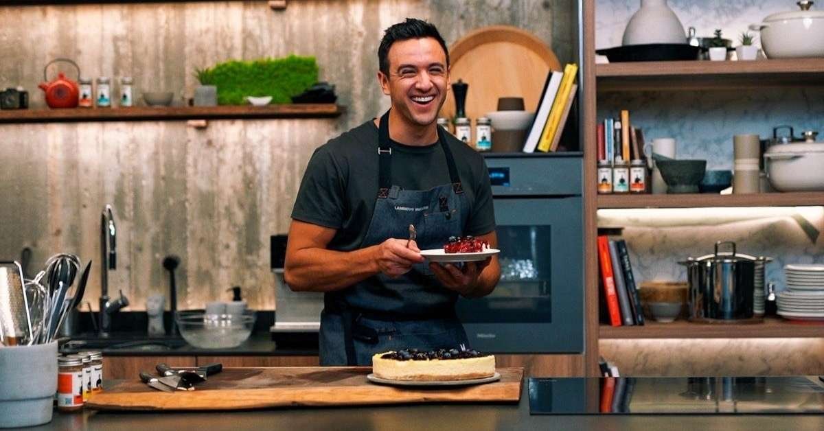 Κομμάτι New York Cheesecake σερβιρισμένο