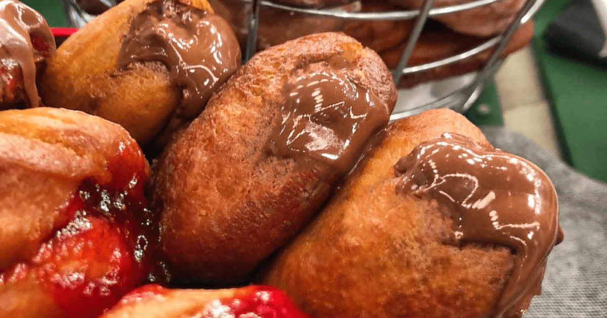 Μίνι donuts σε πιατέλα