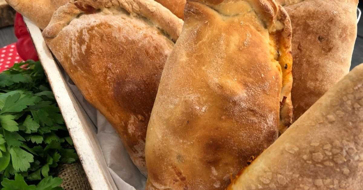 Μίνι καλτσόνε σε πιατέλα