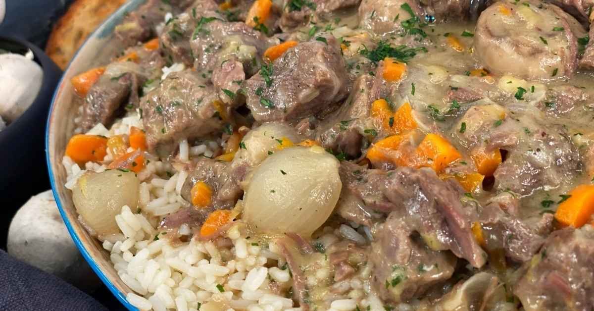 Μοσχαράκι μπλανκέτ με λαχανικά και ρύζι