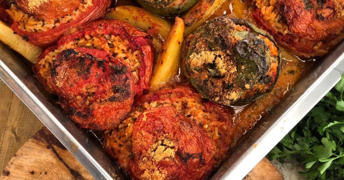 Παραδοσιακές συνταγές για γεμιστά κεφτεδάκια | LAMBROS VAKIAROS Παραδοσιακά γεμιστά με ντομάτες και πιπεριές