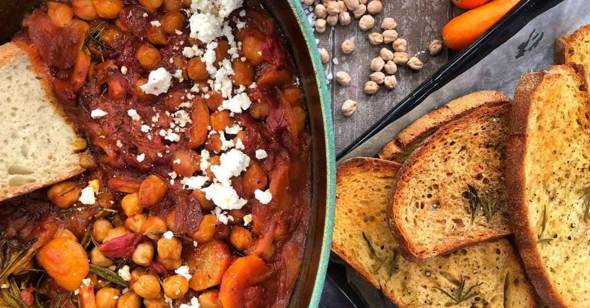 Ρεβύθια με θυμάρι ή δεντρολίβανο και ελαιόλαδο