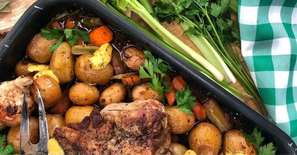 Σπιτική μπριζόλα με πατάτες φούρνου και βαλσάμικο