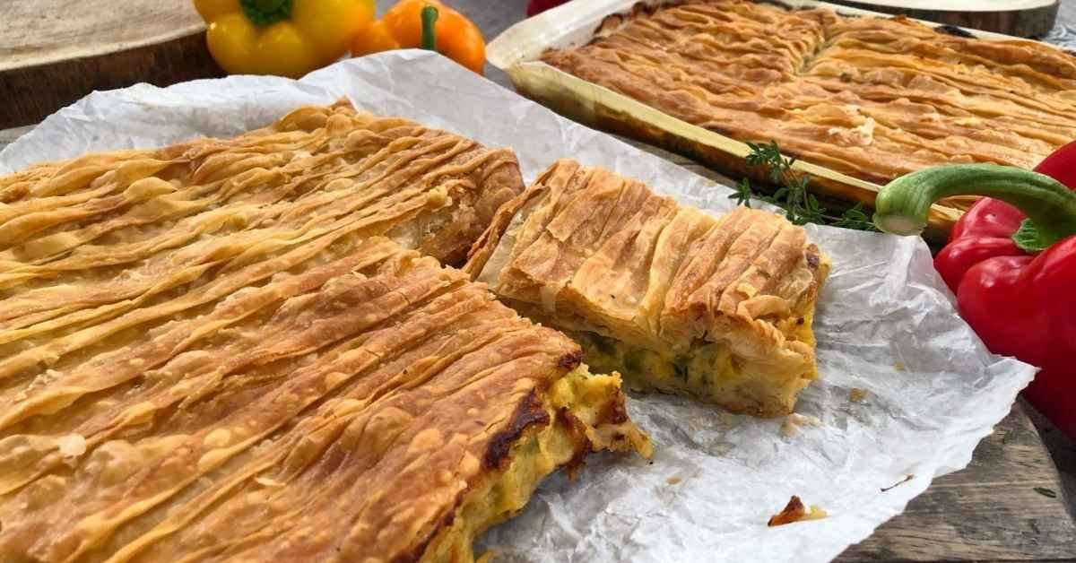 Σπιτική πίτα με πιπεριές και λαχανικά