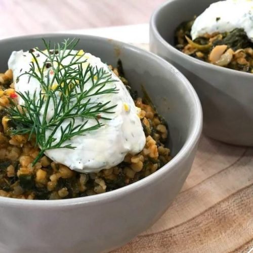 Υγιεινό πιάτο με σπανάκι και πλιγούρι