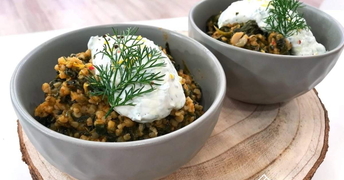 Υγιεινό πιάτο με σπανάκι και πλιγούρι