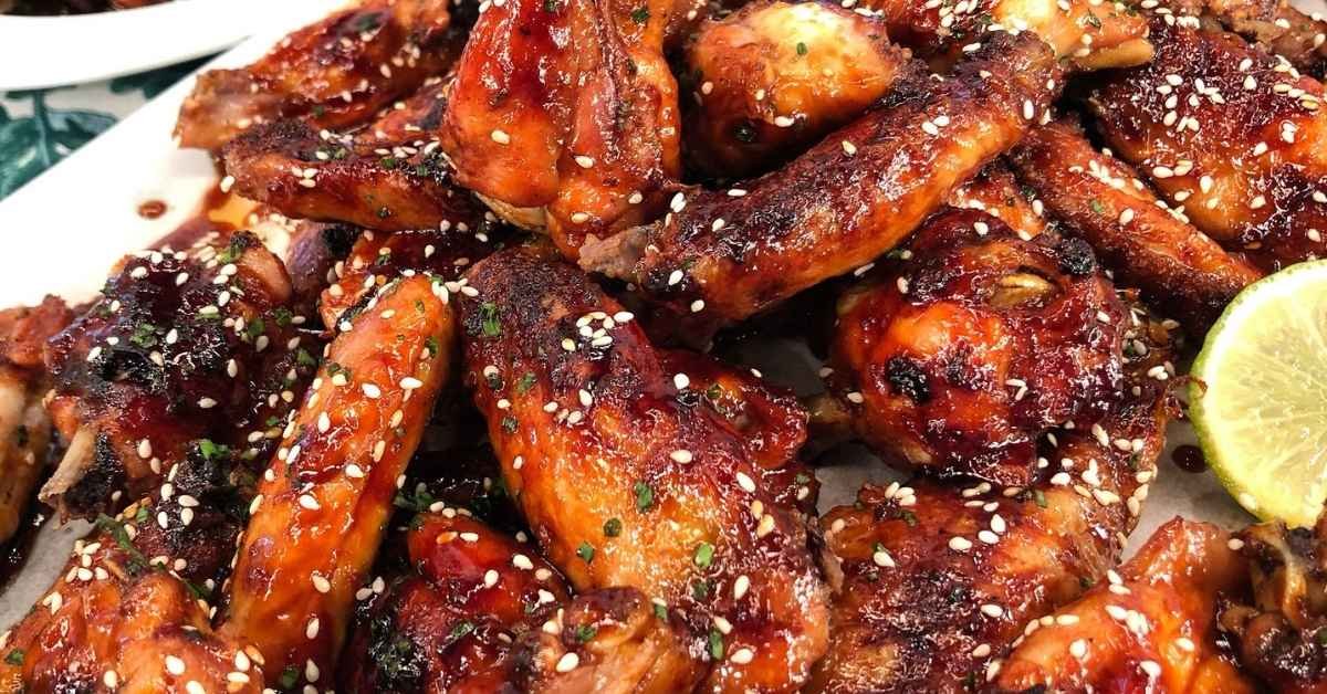 Φτερούγες κοτόπουλου με σάλτσα μελιού