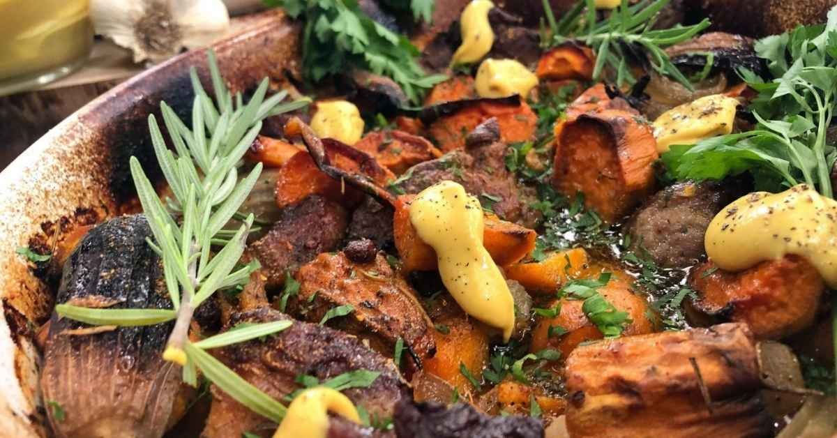 Χοιρινός λαιμός με γλυκοπατάτες στο φούρνο