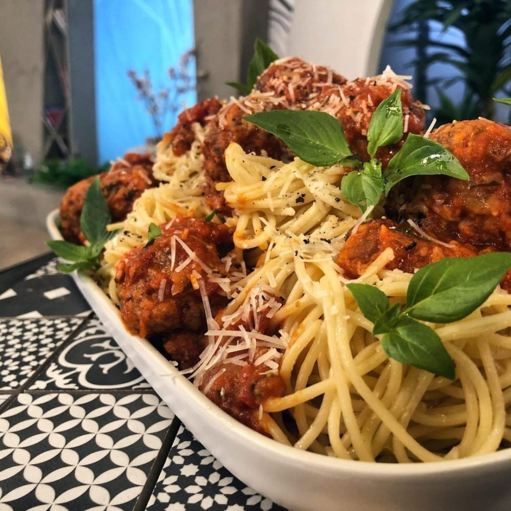 41673026_302248250565625_195894480572776448_n