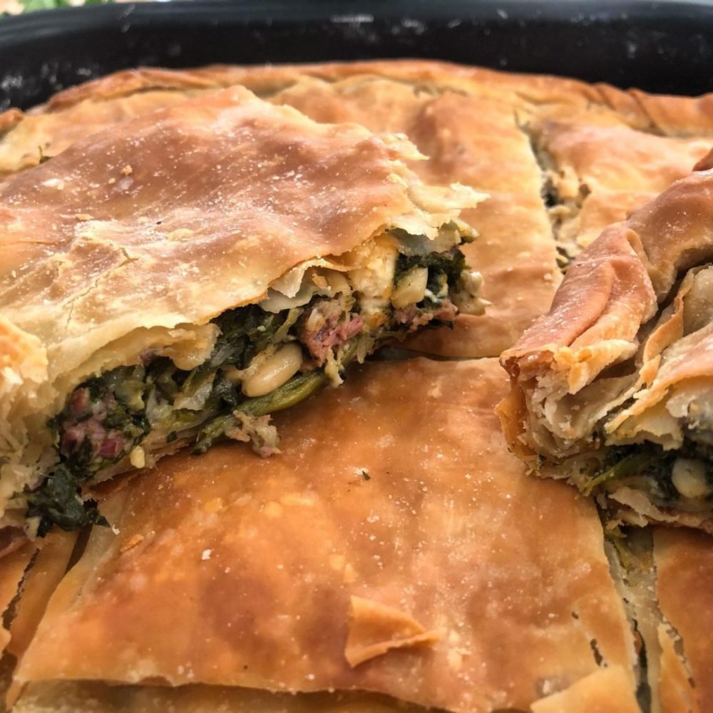 Αρωματική Πίτα με Αρνάκι και Πράσινα Λαχανικά