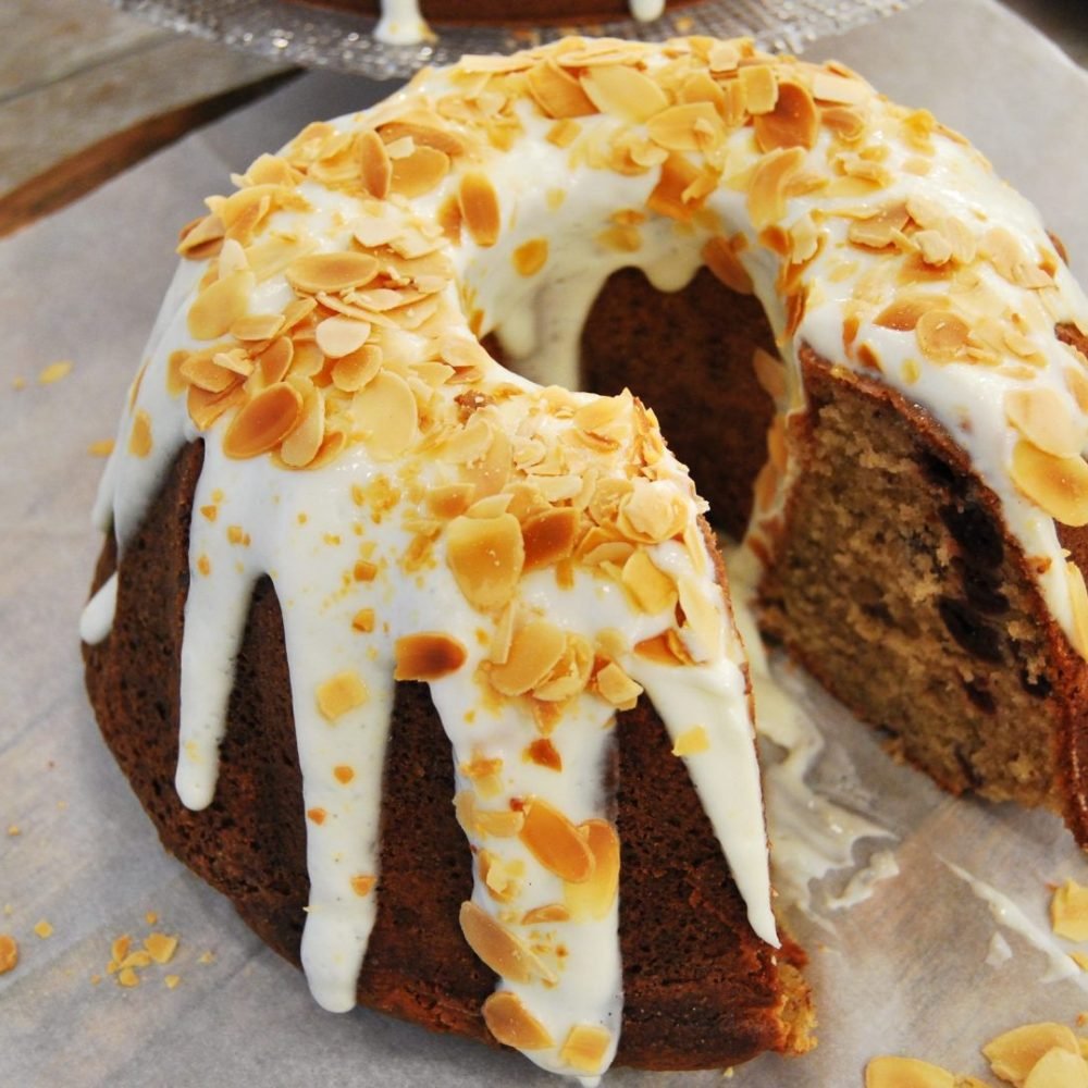 Κέικ με βύσσινα γιαούρτι και βανίλια