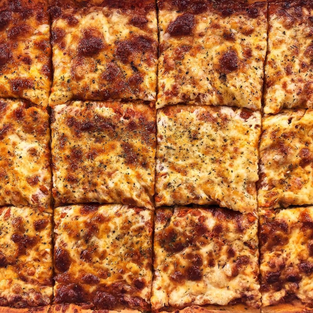 Πίτσα της γιαγιάς Λουκίας