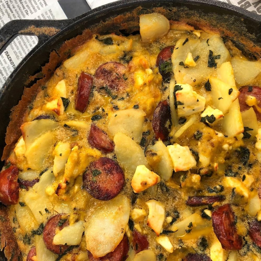 Νησιώτικη φρουταλιά με λουκάνικα