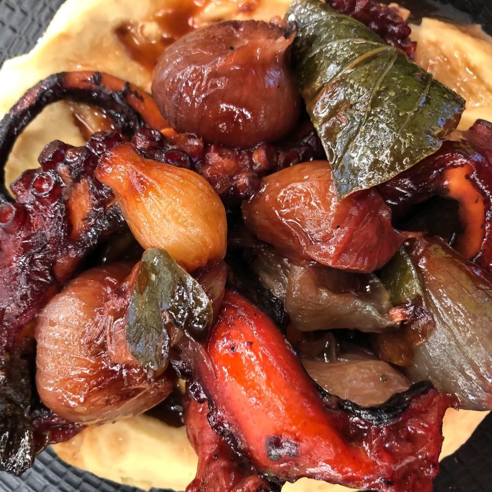 Χταπόδι Στιφάδο με Κρεμώδη Φάβα | Λάμπρος Βακιάρος