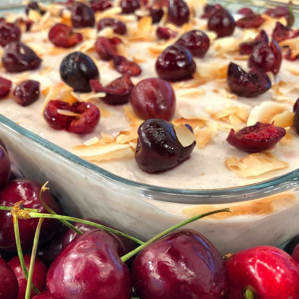 Καλοκαιρινό Γιαουρτογλυκό με Ψητά Κεράσια και Καρύδα | Λάμπρος Βακιάρος