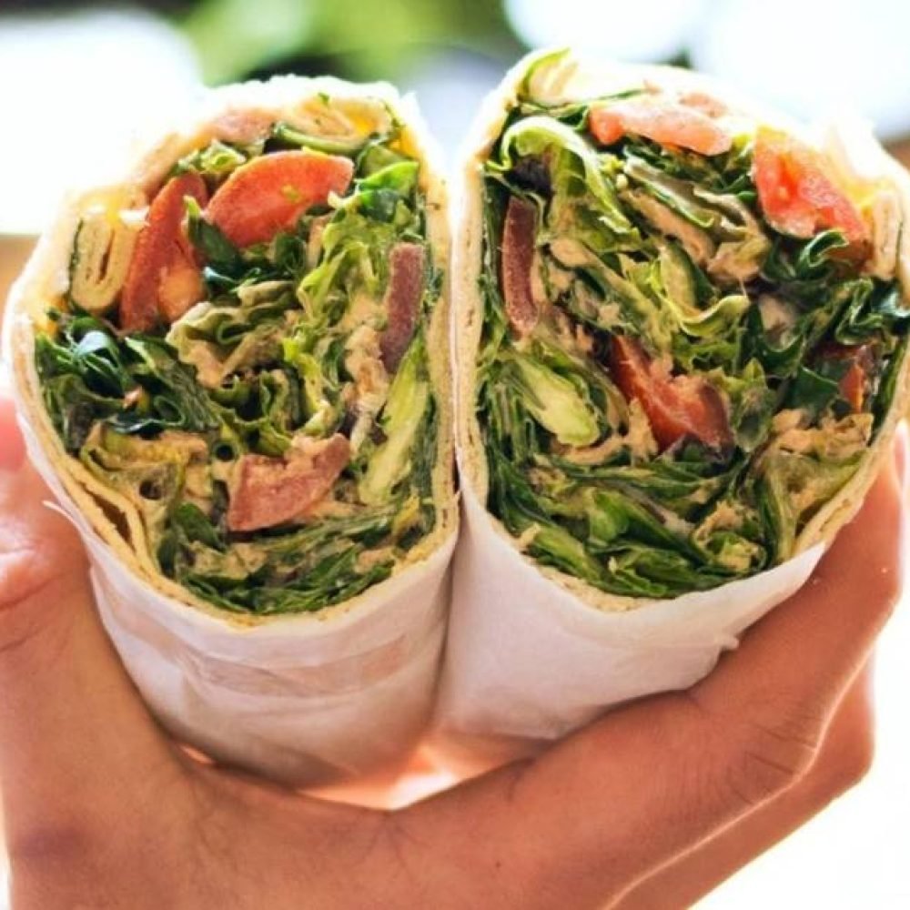 Salad wrap με τόνο και φρέσκα μυρωδικά