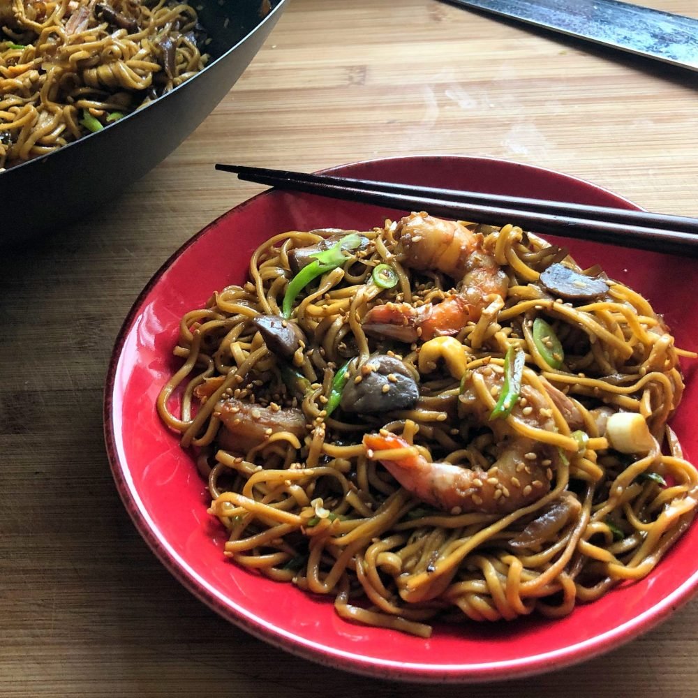 Noodles με Γαρίδες, Λαχανικά και Σάλτσα Τεριγιάκι με Μελάσα