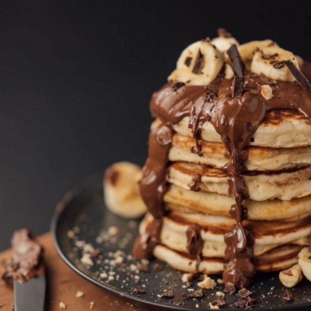Αφράτα pancakes με πραλίνα και μπανάνα