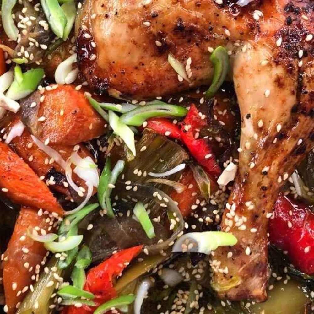 Γλυκόξινο κοτόπουλο με λαχανικά στο φούρνο