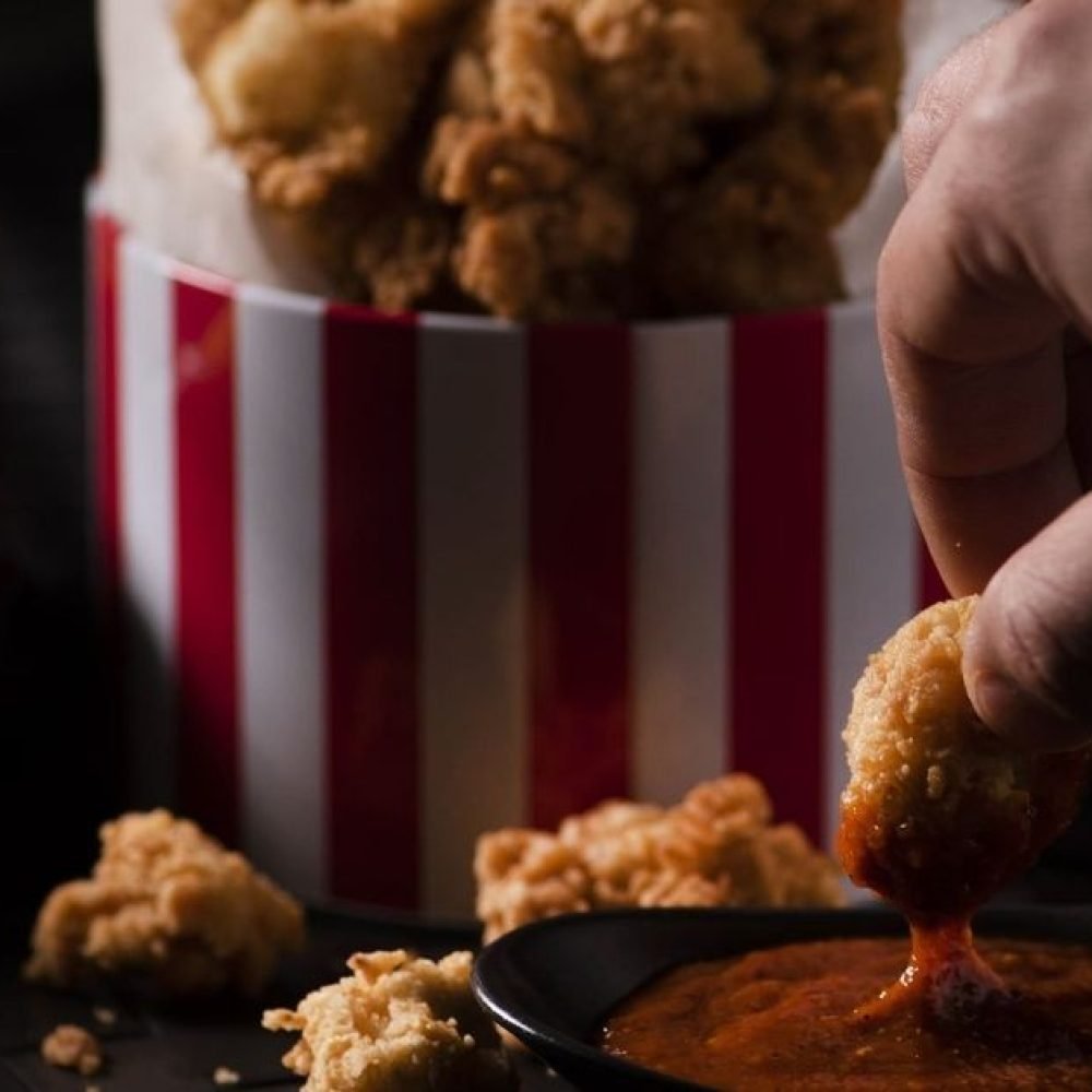 Κοτόπουλο ποπκορν με σπιτική κέτσαπ