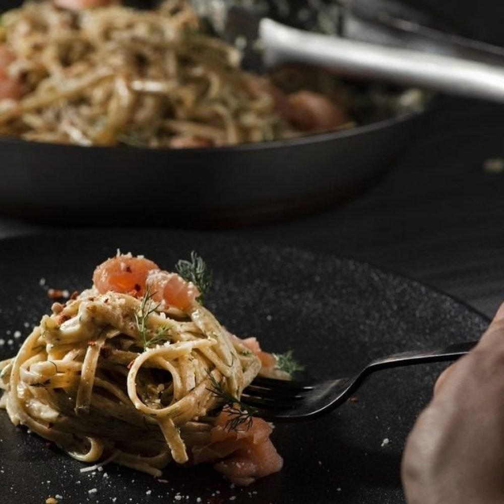 Κρεμώδη ζυμαρικά με σολομό