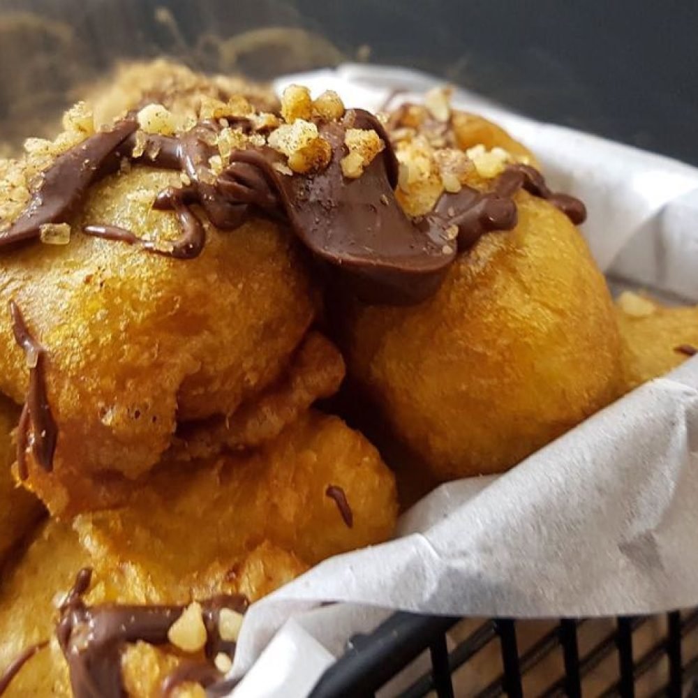 Λουκουμάδες με μπανάνα και σοκολάτα