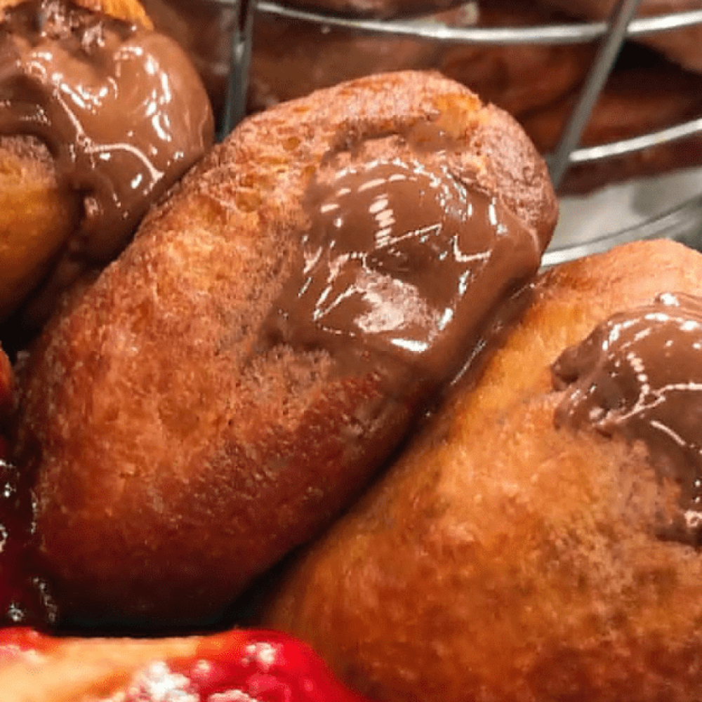 Μίνι donuts σε πιατέλα