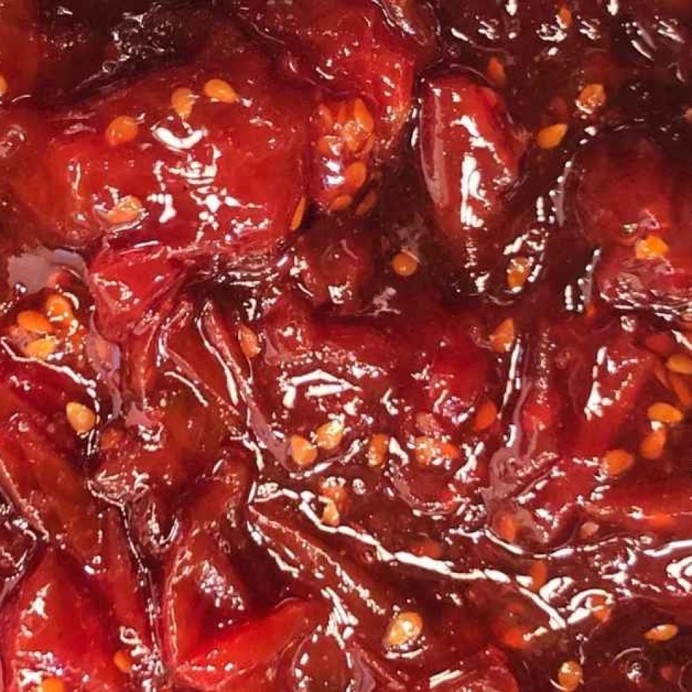 Σπιτική μαρμελάδα τομάτας σε βάζο